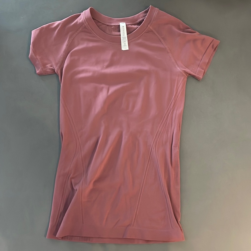 Athleta xxs speedlight seamless tee in burgundy